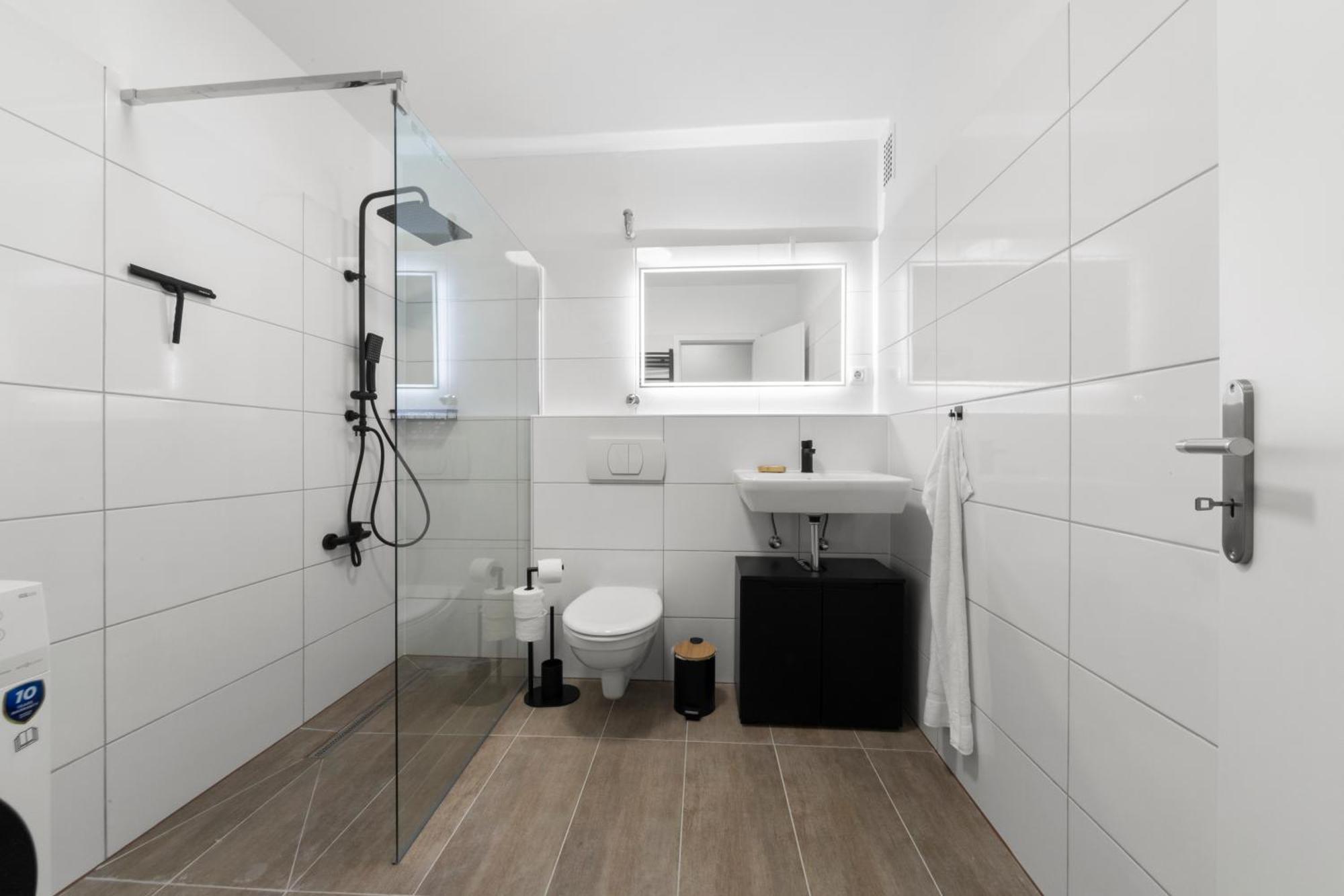 Vlnful2 Premium-apartment Mit Balkon Und Parkplatz Apartment *